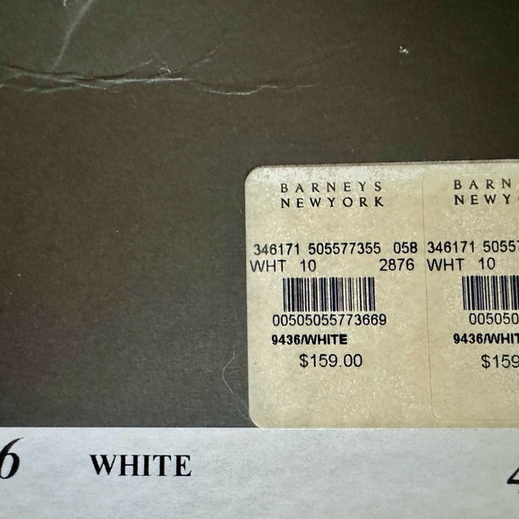 Barney's NY Women's White Leather W/ Chain Detail Slides - NEW - Picture 8 of 8